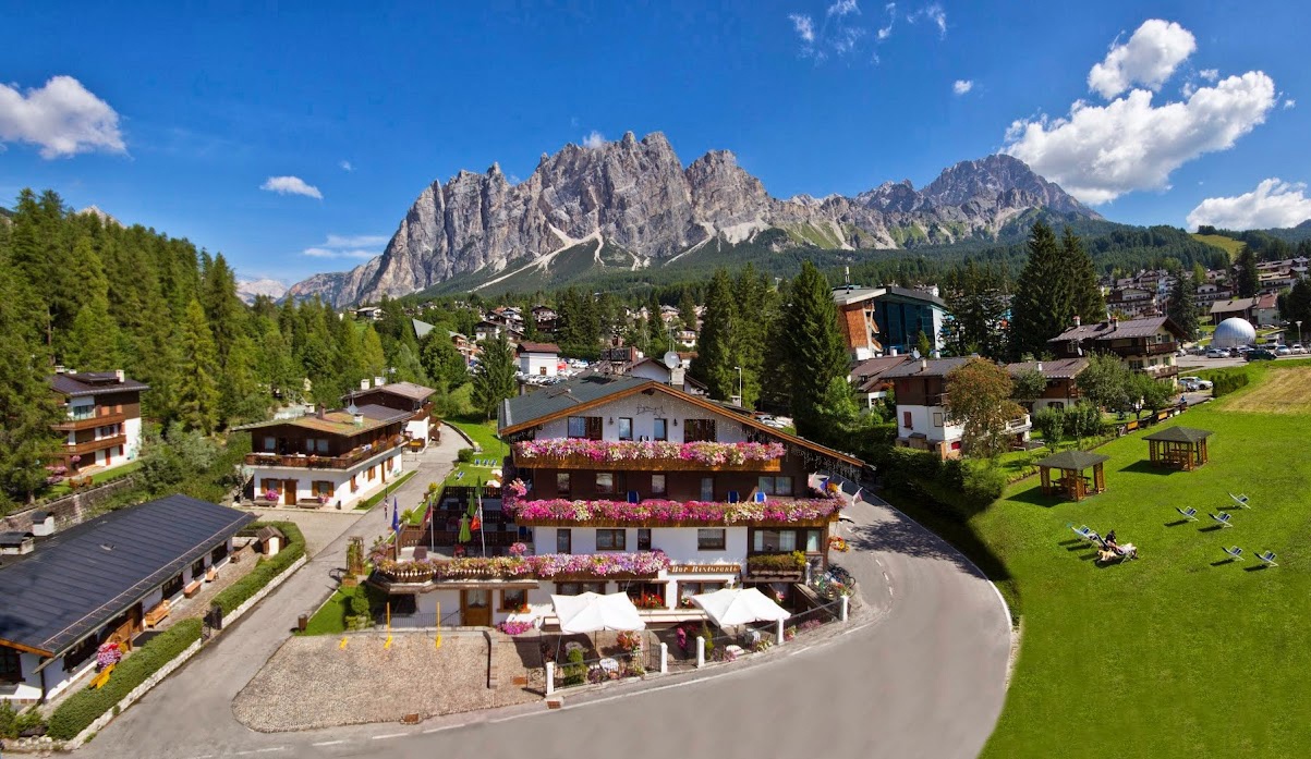 Cyclist Sport Hotel Barisetti in Cortina d Ampezzo